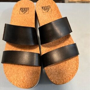 Reef sandals - women’s size 9 - worn once